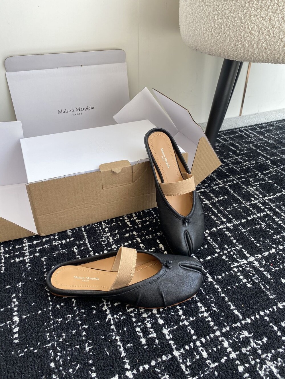 Maison Margiela Mary Jane Split-Toe Mules - Picture 8 of 8